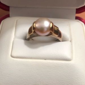 Beautiful freshwater pearl ring